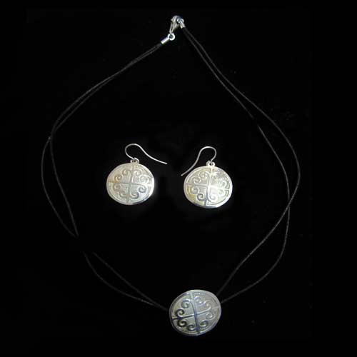 Imagen conjunto plata motivo celta redondo